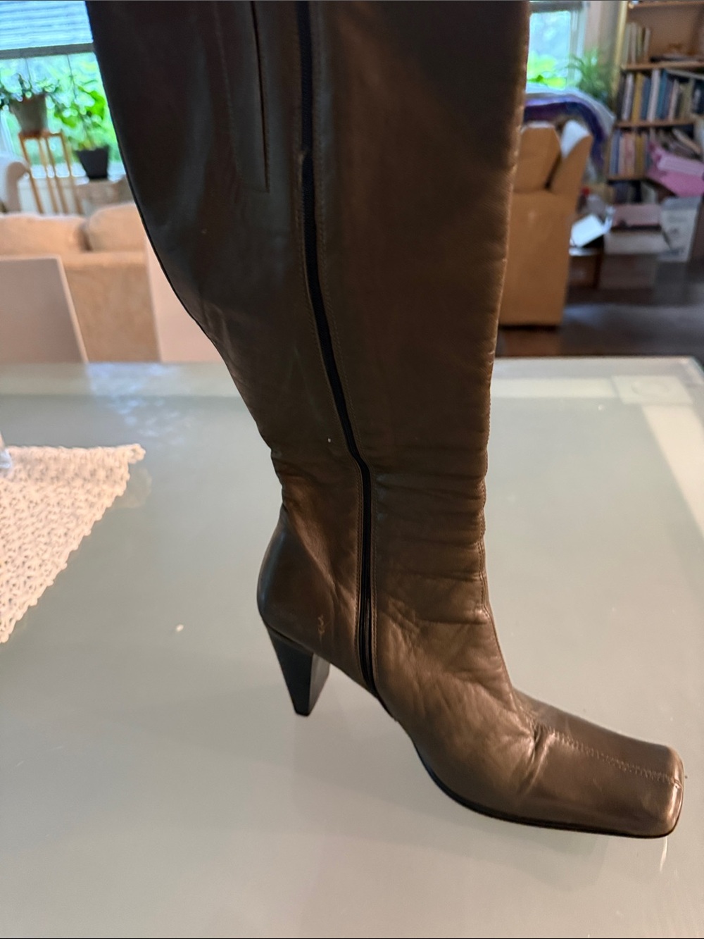 Classic olive green leather knee-high Boot - Women